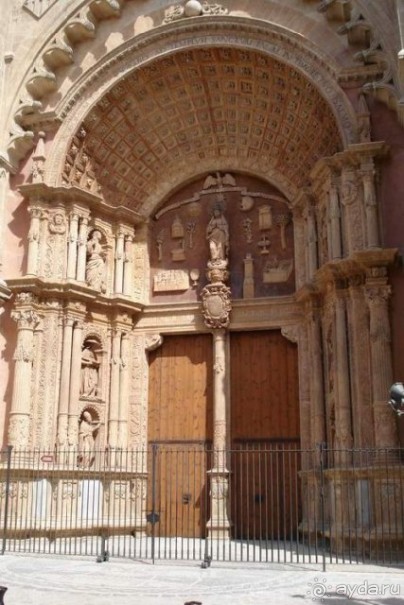 Главный портал Кафедраля