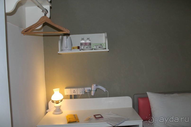 Хороший отель, рядом 2 станции метро!