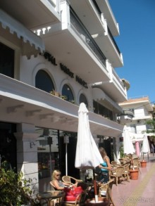 Парадный вход в отель