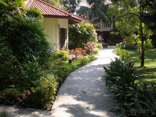 Hyton Leelavadee 3* Дорога к домикам