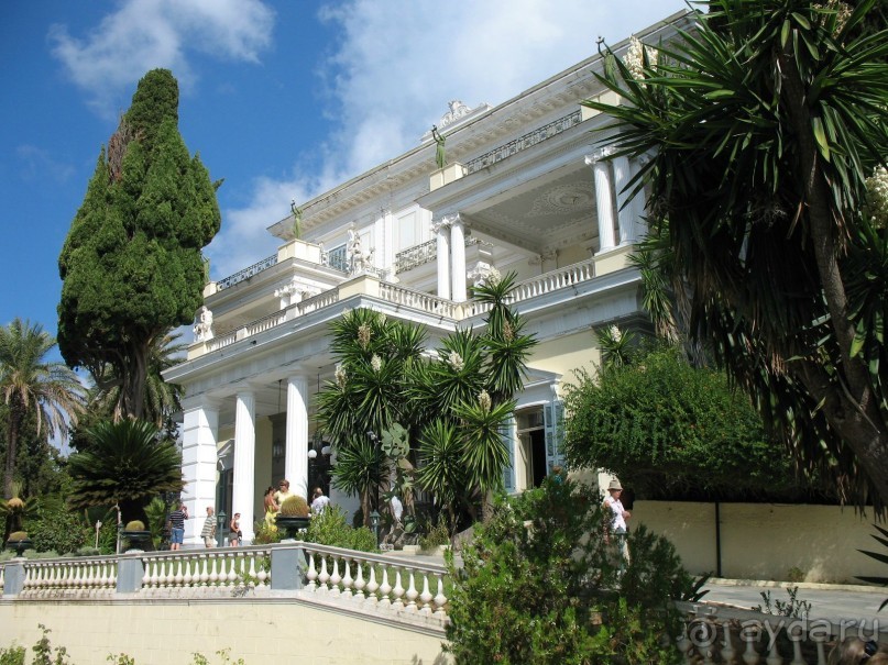 Дворец Ахиллион на Корфу