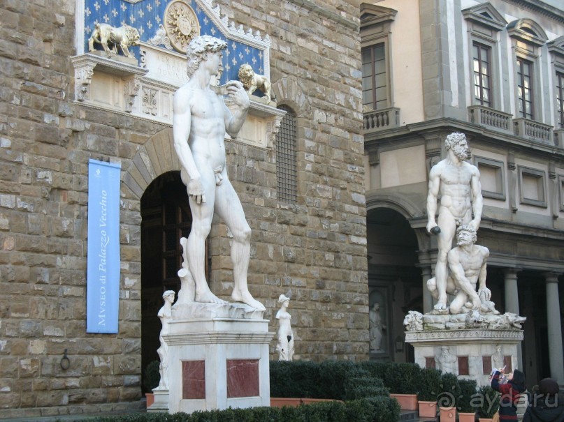 Из хорошего - только расположение