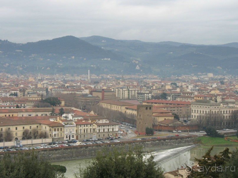 Из хорошего - только расположение