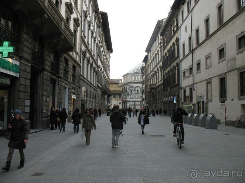 Действительно в самом центре