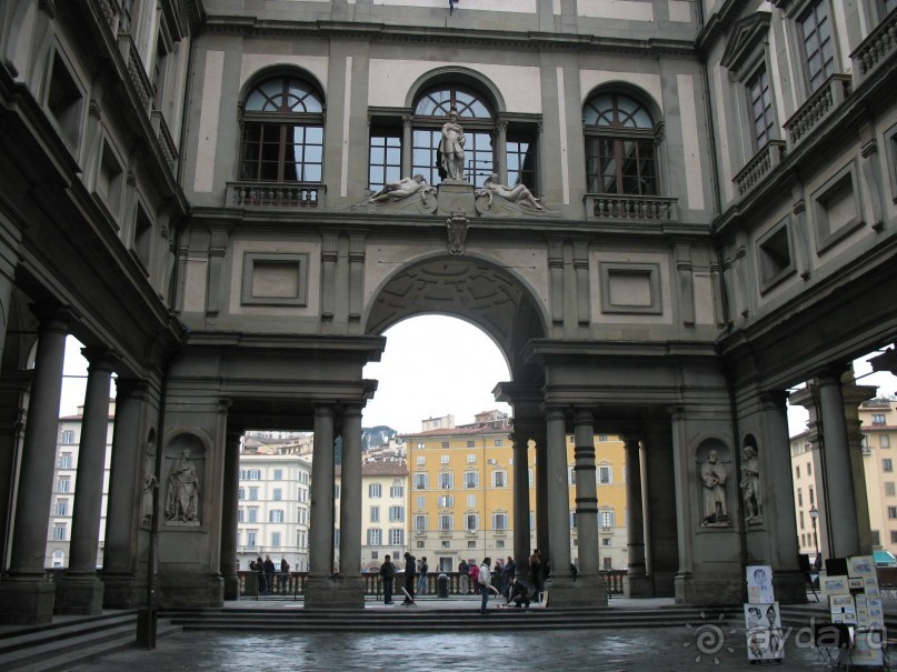 Из хорошего - только расположение