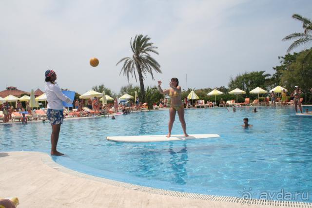 конкурс у бассейна