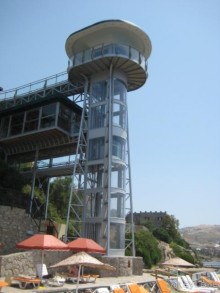 Отель классный, интересно устроен))