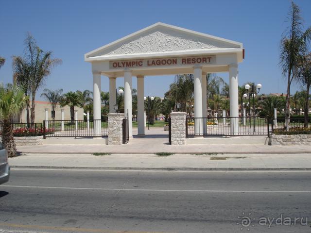 Вход в отель со стороны моря