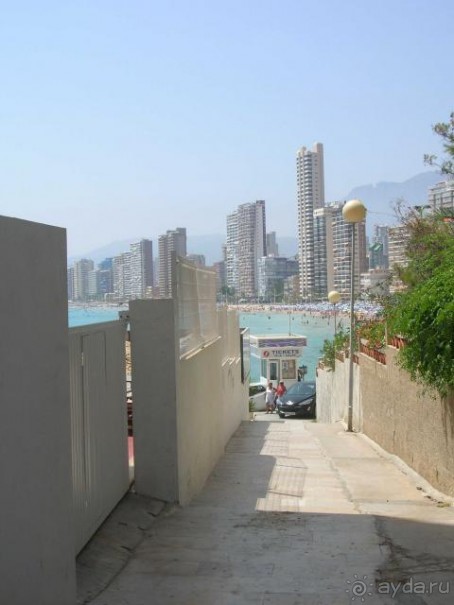 Нормальная "трешка" с классным видом на море