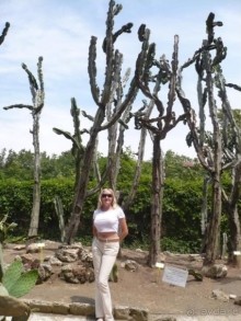 Хотя и 2 звезды, но хорошо там, чисто и уютно