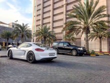 Бахрейн в пол ноги с ребенком