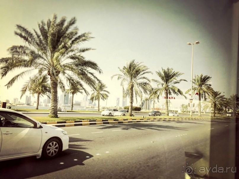 Бахрейн в пол ноги с ребенком