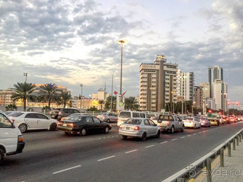 Альбом отзыва "Бахрейн в пол ноги с ребенком"