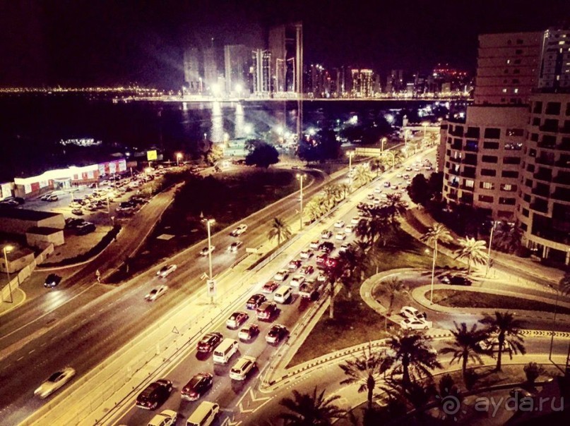 Бахрейн в пол ноги с ребенком