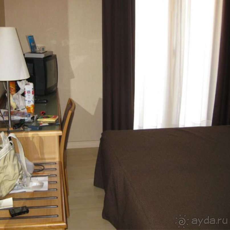 Хорошая 3шка с небольшими минусами..