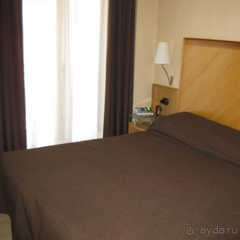 Хорошая 3шка с небольшими минусами..