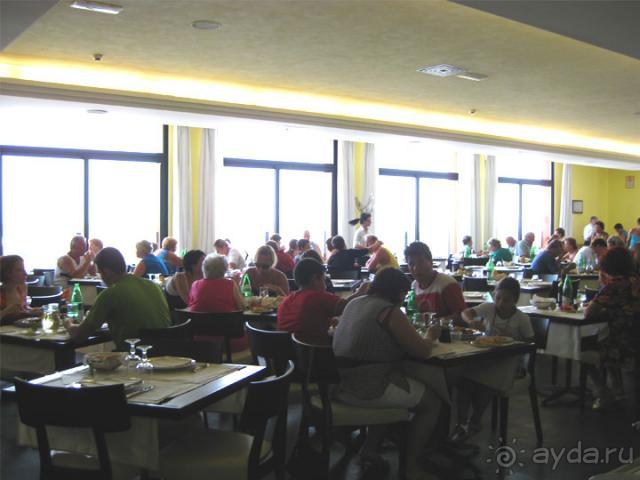 Хорошая 3шка с небольшими минусами..