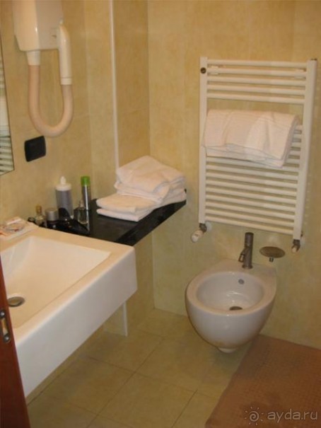 Хорошая 3шка с небольшими минусами..