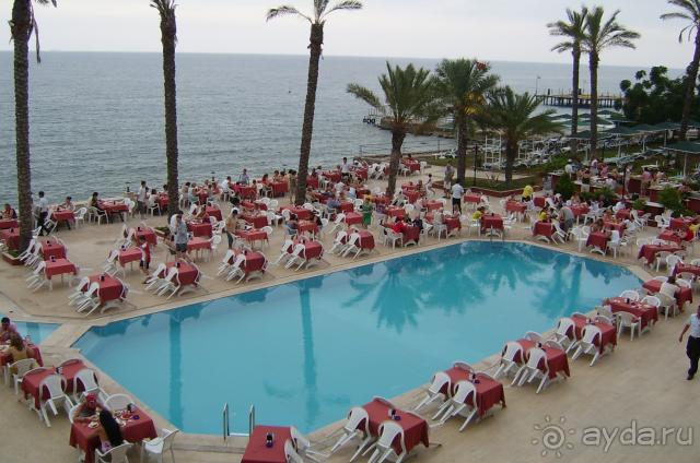 ужин у моря