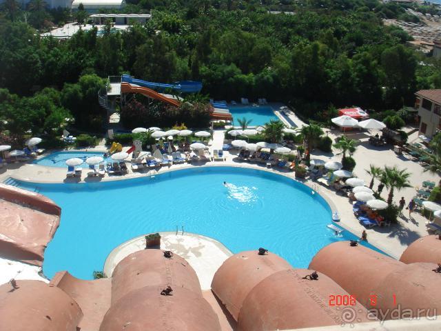  Серенький отель в красивой упаковке.