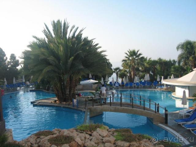 Тихий, спокойный, красивый.