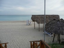 нормальный отель с отличным пляжем