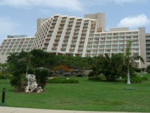 нормальный отель с отличным пляжем