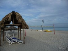 нормальный отель с отличным пляжем