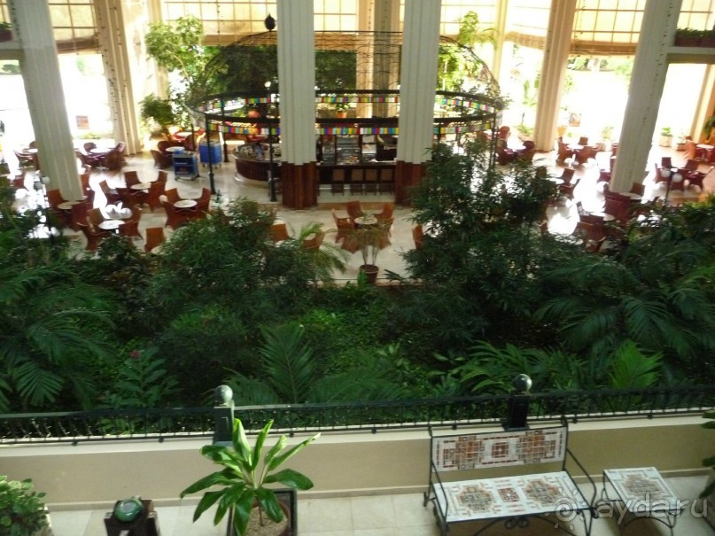 нормальный отель с отличным пляжем