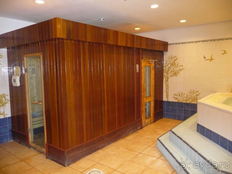 нормальный отель с отличным пляжем