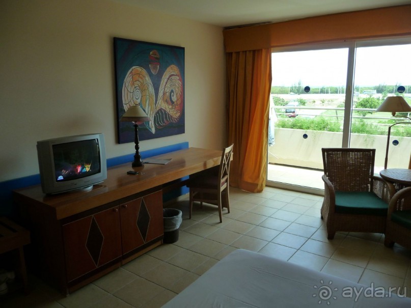 нормальный отель с отличным пляжем