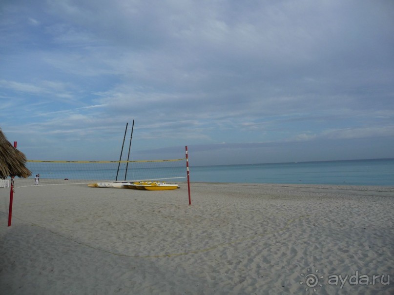 нормальный отель с отличным пляжем