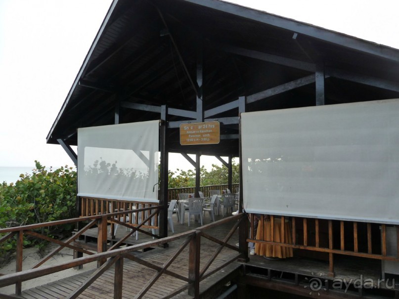 нормальный отель с отличным пляжем