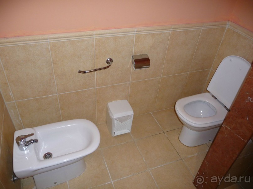 нормальный отель с отличным пляжем