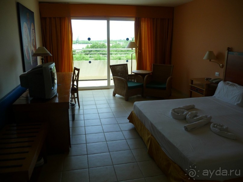 нормальный отель с отличным пляжем