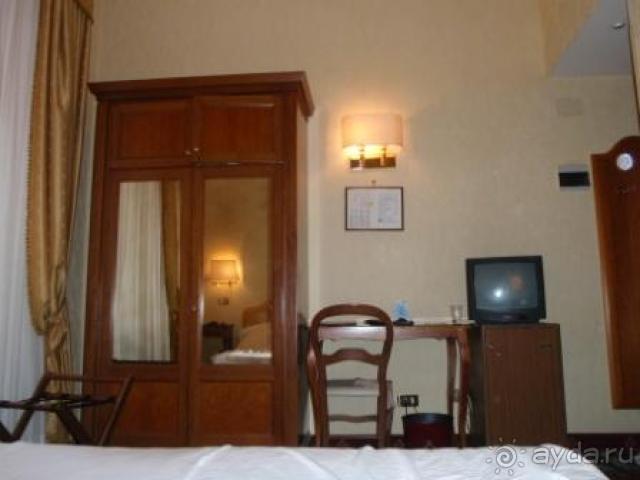 приличный отель на отличном месте