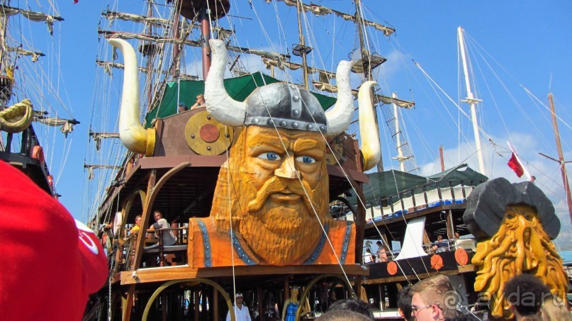 морская прогулка на яхте Викингов