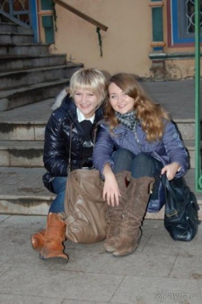 около собора)