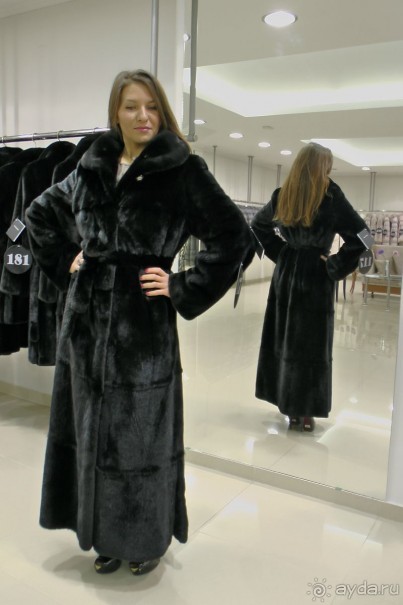 6.Длинная шуба из цельных шкурок блэгламы 140 см. 3200-3600 евро