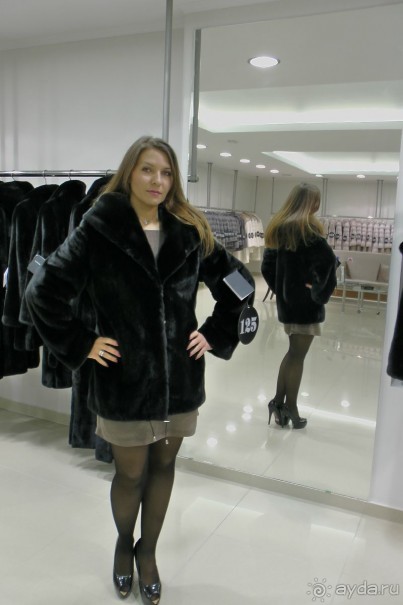 1.Полушубок из блэгламы с капюшоном 65 см 2100-2400 евро