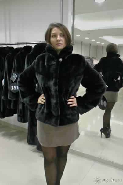3.Полушубок из блэгламы с воротником 65 см. 1900-2200 евро
