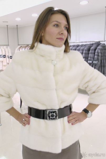 14.Полушубок цвета Perl 65 см. 1500-1800 евро