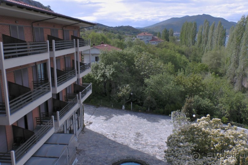 Хороший отель для деловых поездок в красивом месте.