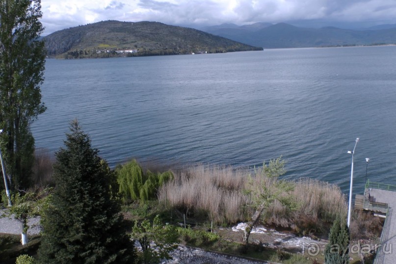 Хороший отель для деловых поездок в красивом месте.