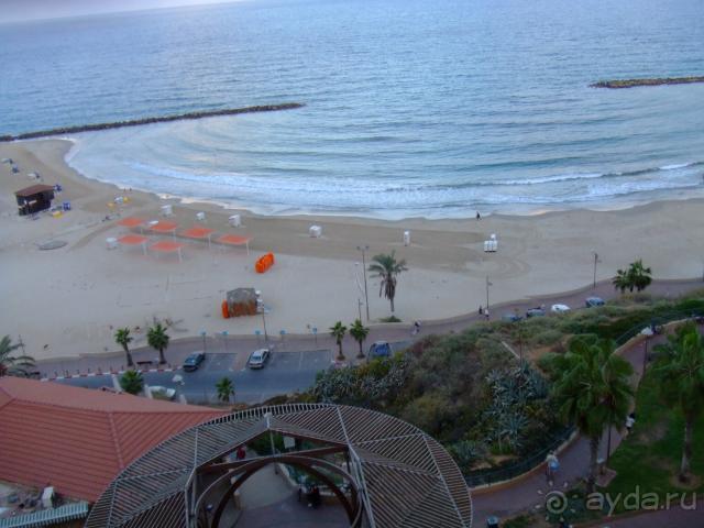 Вполне приличный отель на берегу Средиземного моря