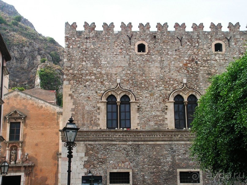 г. Таормина. Норманнский дворец.