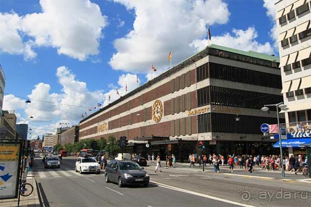 Отель 50/50. Удобное расположение к центру города и транспорту.