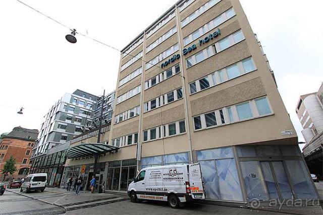 Отель 50/50. Удобное расположение к центру города и транспорту.