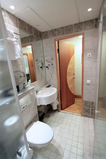 Отель 50/50. Удобное расположение к центру города и транспорту.