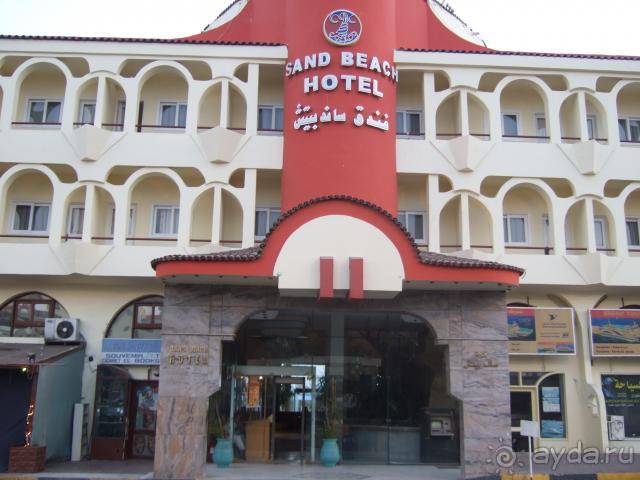 Это вам не 5 звезд, но на 3 он тоже слабо тянет!!!